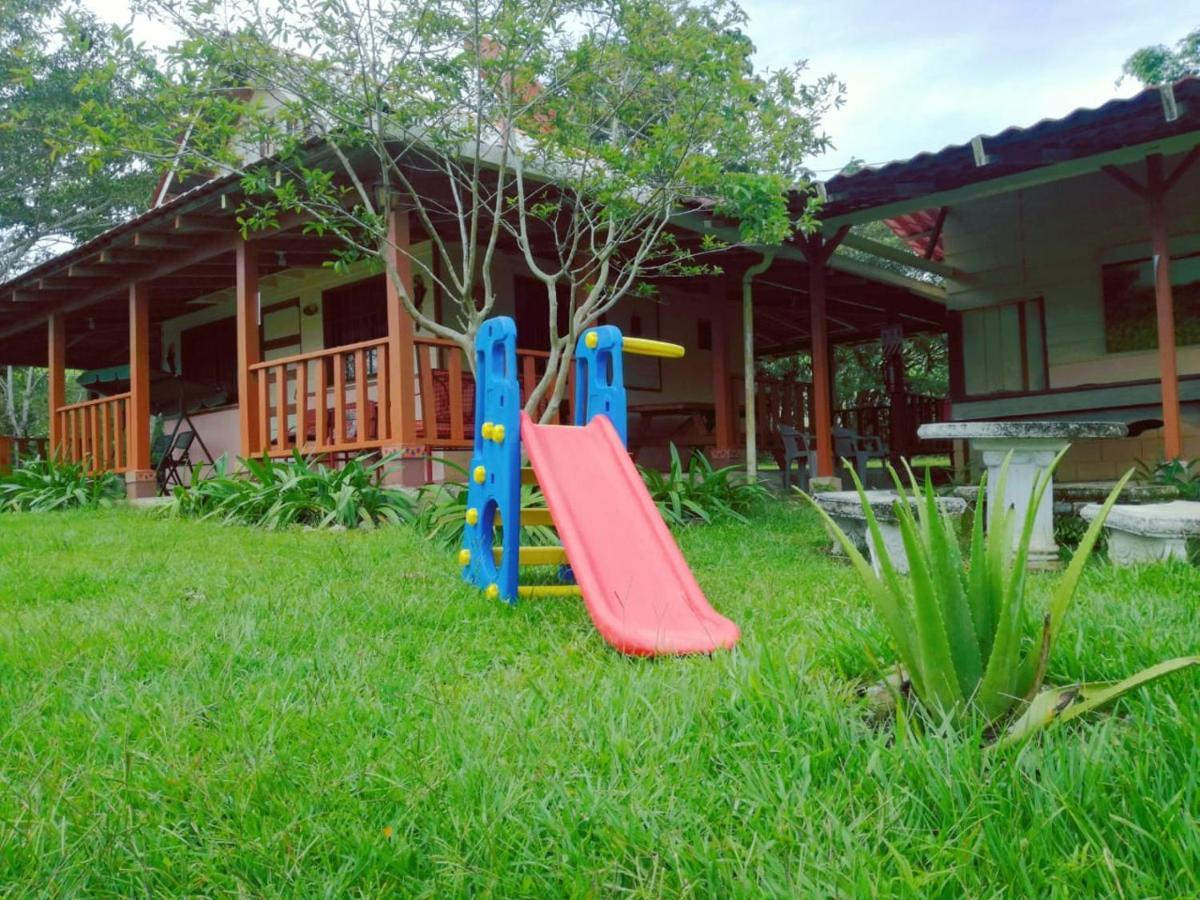 Vila La Flor De Loto Cartago Exteriér fotografie
